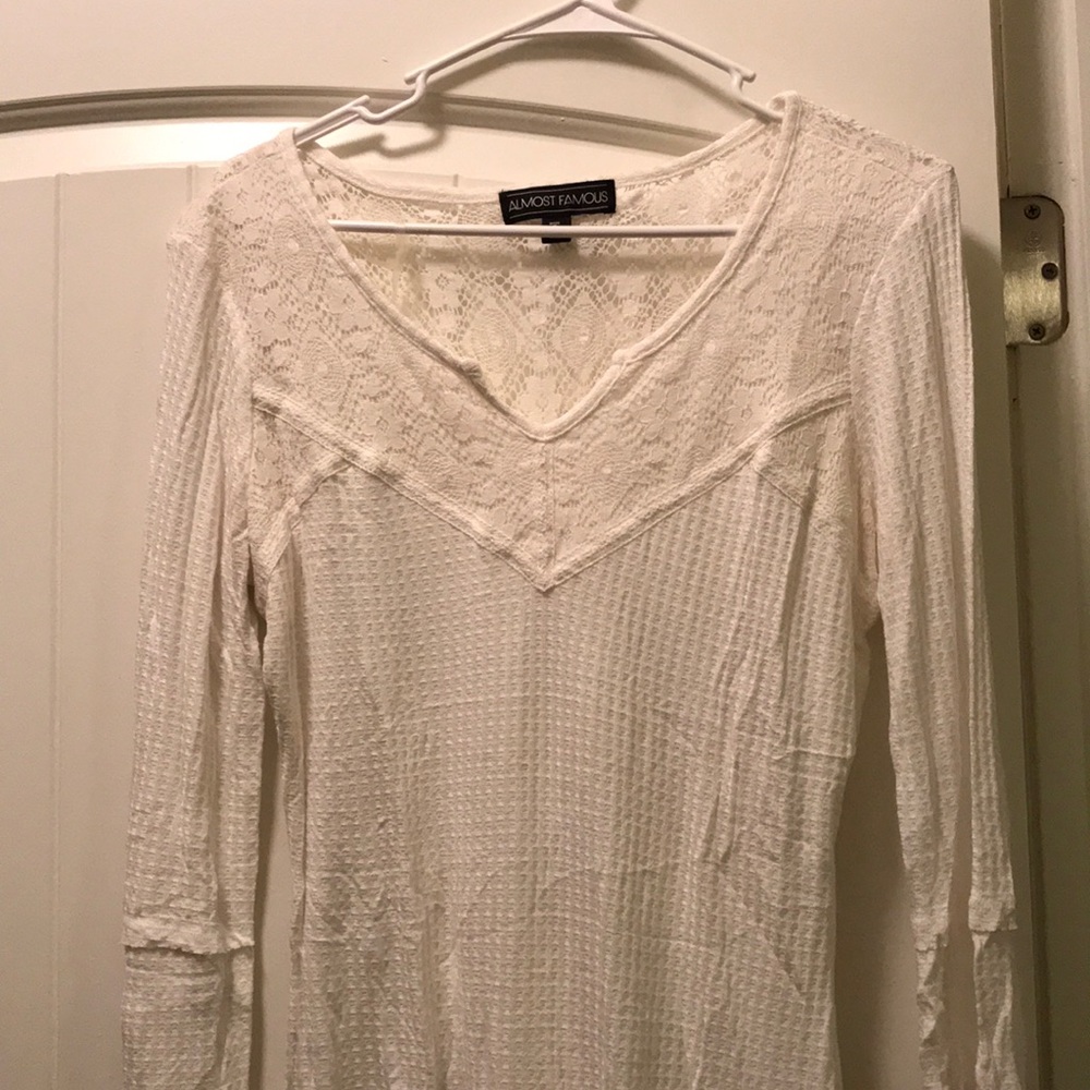 Super cute white top!